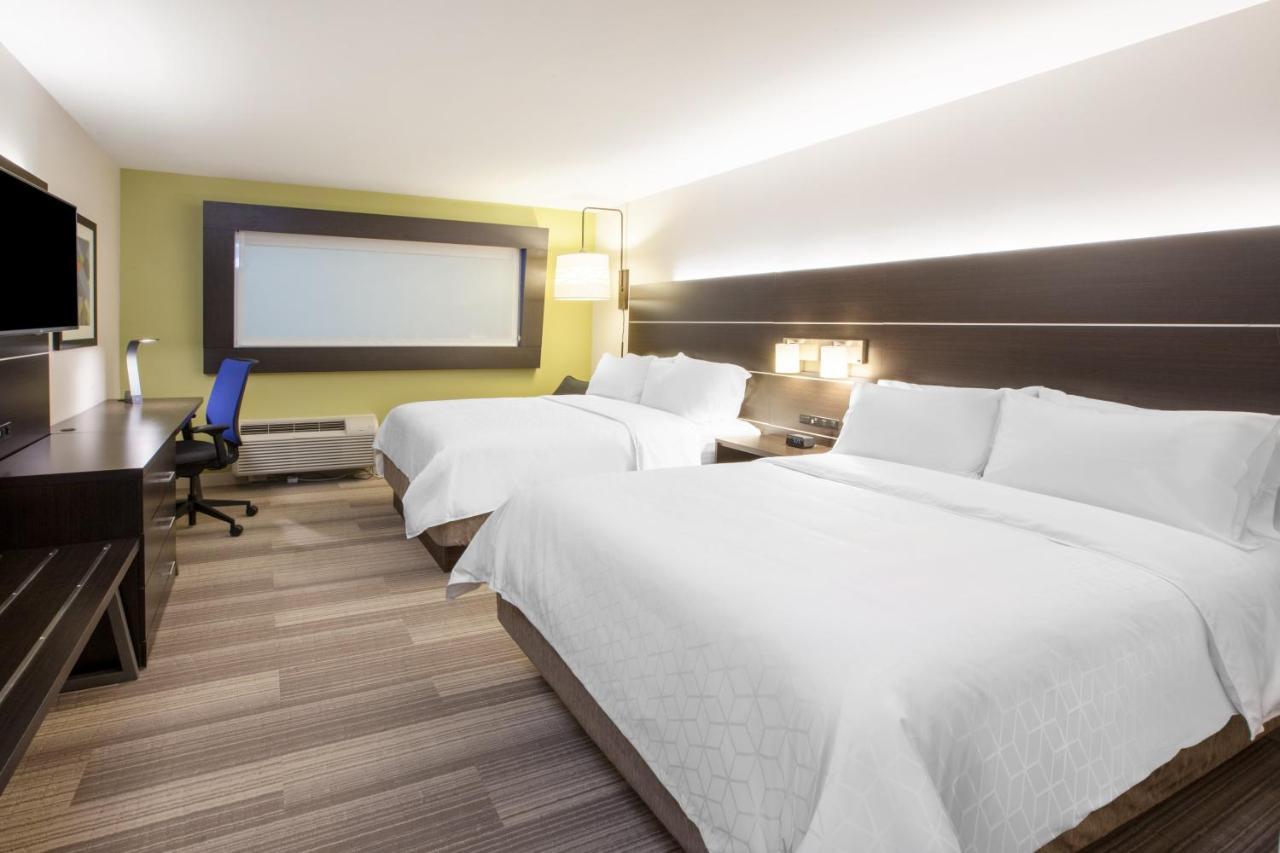 Holiday Inn Express & Suites Del Rio By Ihg Exterior photo