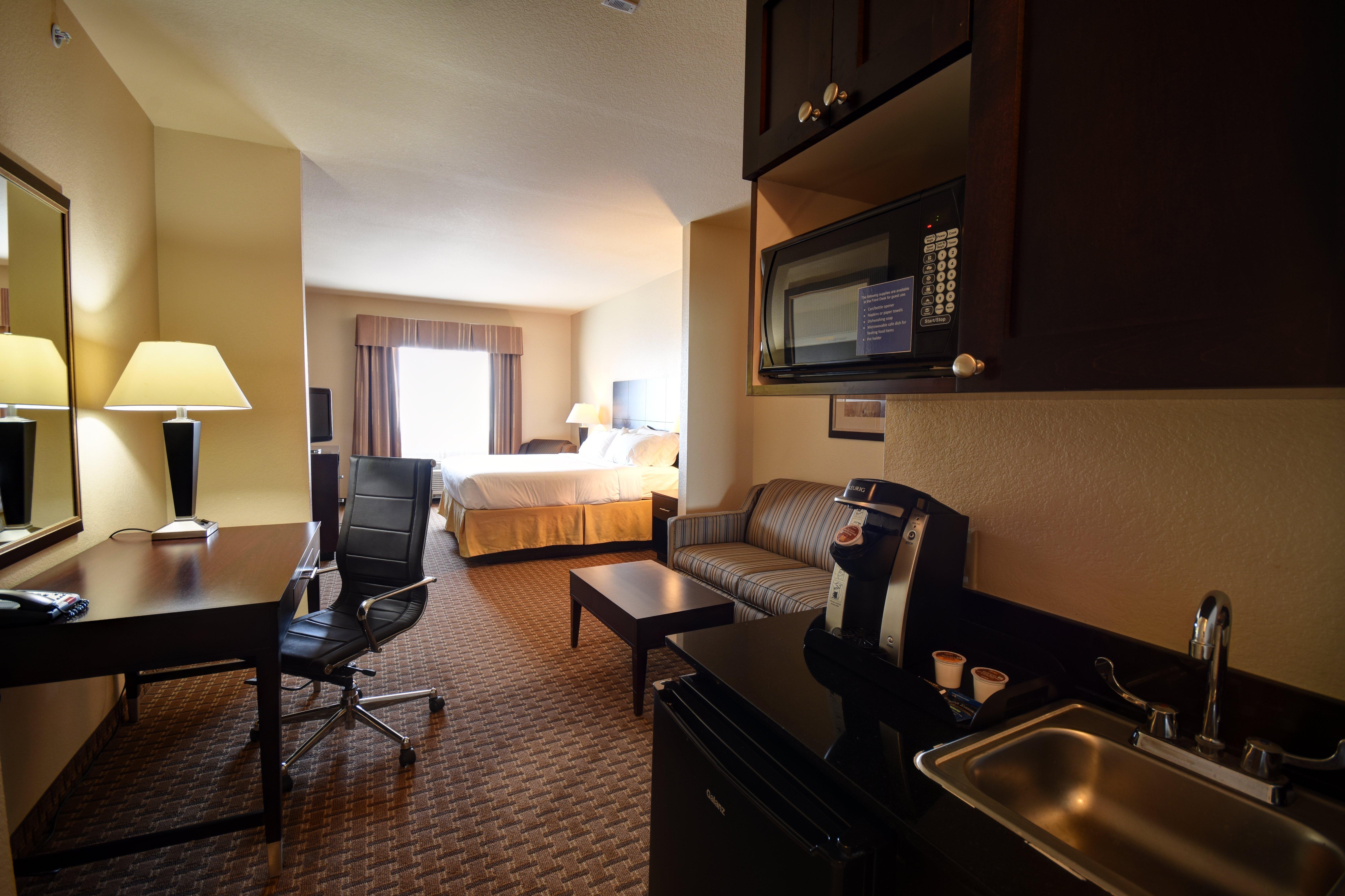 Holiday Inn Express & Suites Del Rio By Ihg Exterior photo