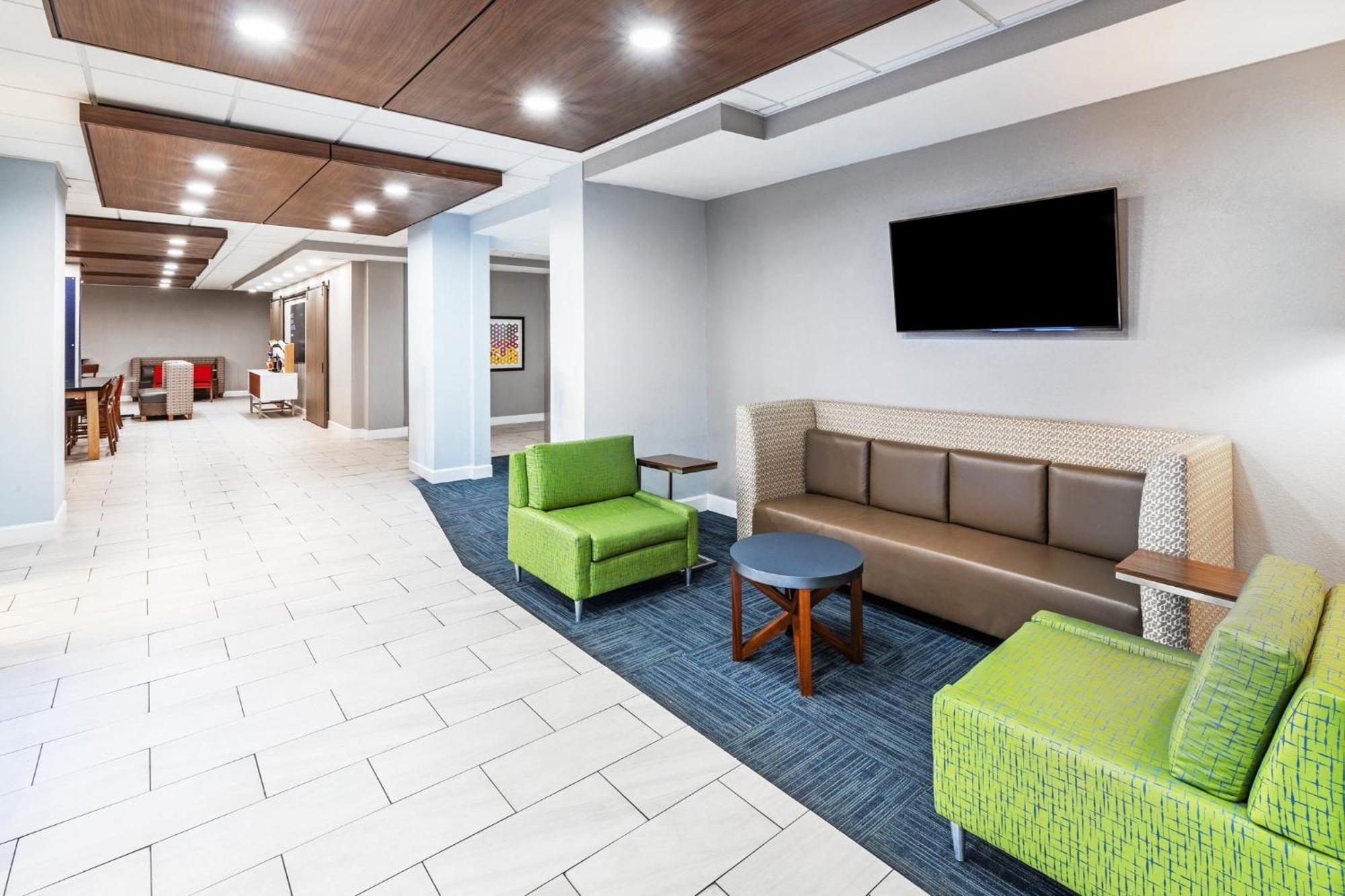 Holiday Inn Express & Suites Del Rio By Ihg Exterior photo